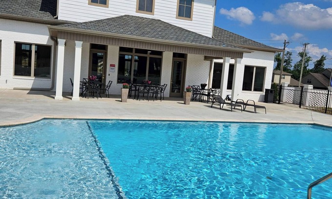 Madison Apartment | The Restful Refuge Unwind in Comfort and Peaceful Serenity
