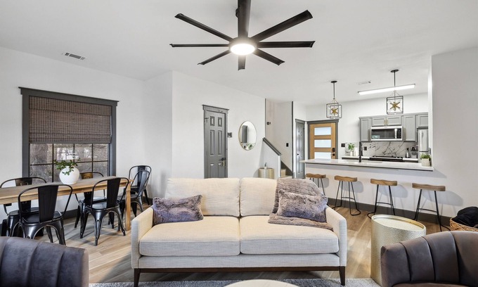 Graford House | The Retreat 21: Reel Deal
