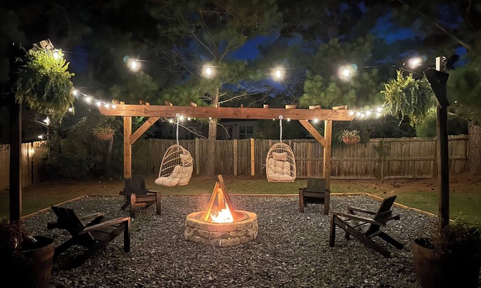 Pooler House | The Retreat at blue lake w/movie theater