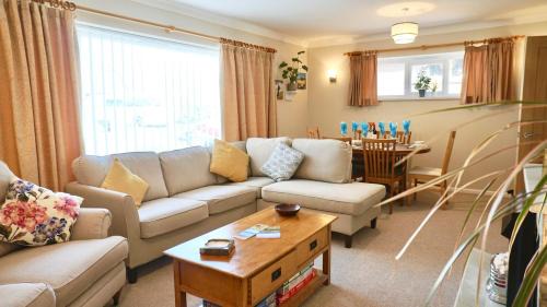 Exmouth House | The retreat Exmouth