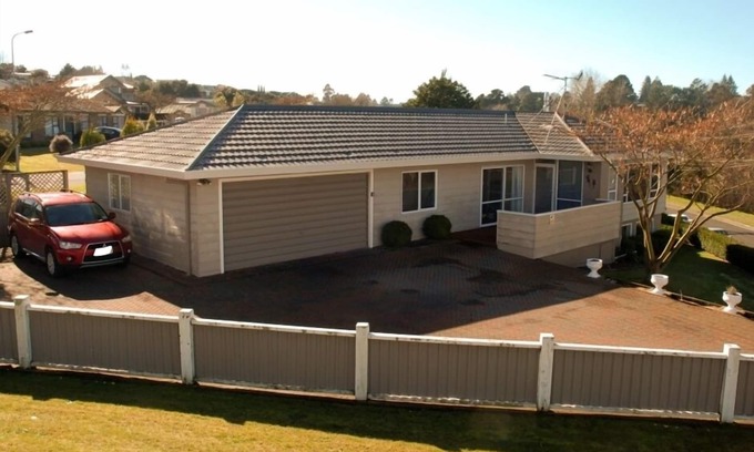 Taupo House | The Retreat Taupo, Free WiFi, Linen Supplied