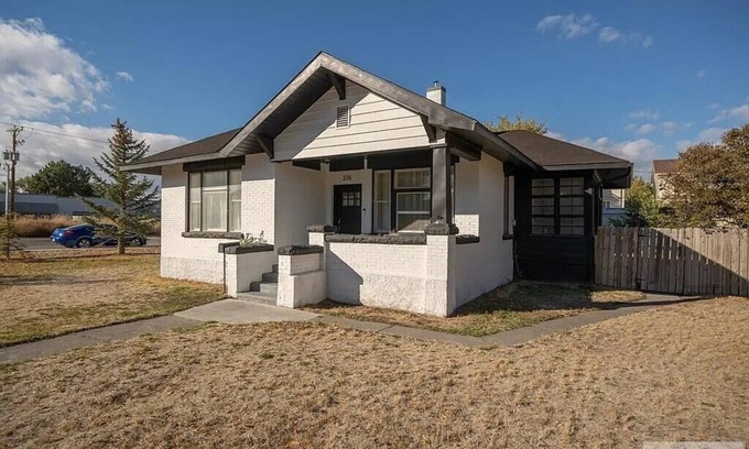 Rexburg House | The Rexburg Cottage - a newly remodeled 1940s home with a modern farmhouse feel!