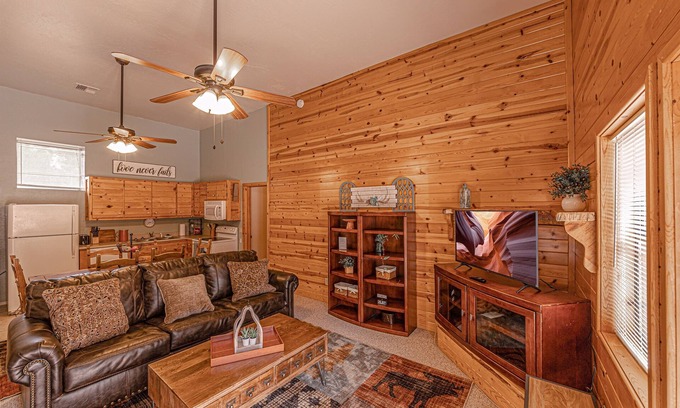 Christopher Creek Cabin | The Rooster's Roosts Monthly Rental