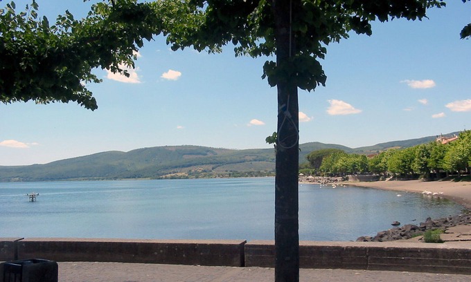 Lake Bracciano Apartment | the rose on the lake in Trevignano Romano