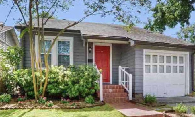 Beauregard Town Historic District Cottage | The Royal of Beauregard