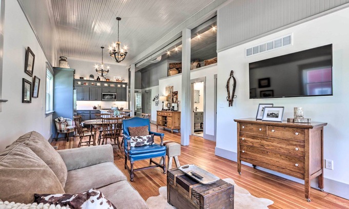 Defiance Apartment | 'The Ruebling House': Bright, Modern, & Renovated!