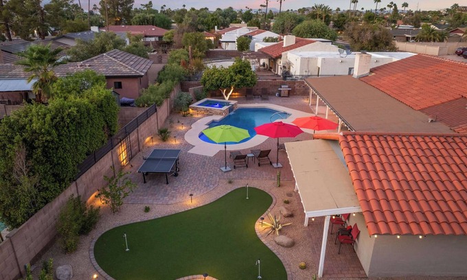 North Mountain House | The Rusty Cactus - Heated Pool, Spa, & More!