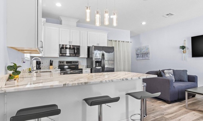 Tampa Apartment | The Saint – 2BR Home | Central Tampa