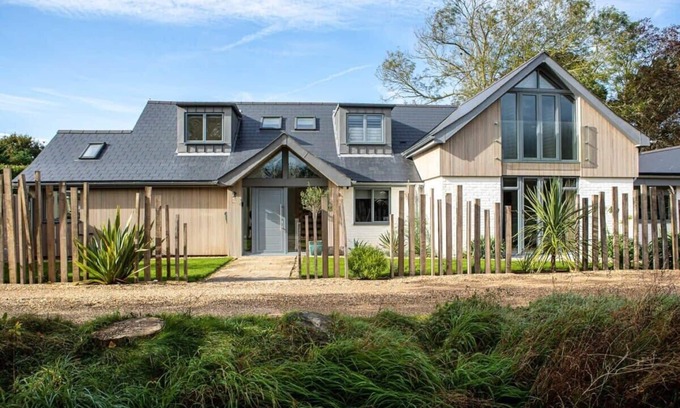 Chichester House | The Salt House - Luxury Home with Pool & Hot Tub
