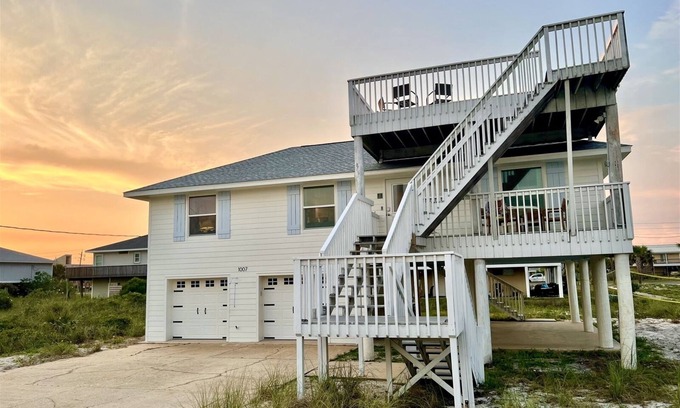 Toilla Segunda House | 🌊The Salt House | Pet-Friendly | Bikes + Gear | Steps 2 Beach | Crow's Nest 🚲