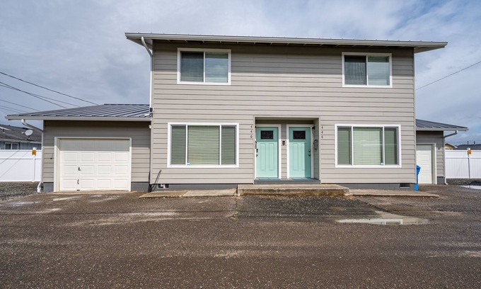 Reedsport House | The Salty Duplex (Left Side)