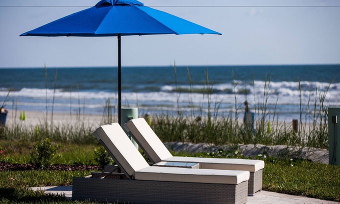 New Smyrna Beach Hotel | The Salty Mermaid Oceanfront Hotel