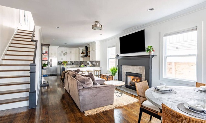Buena Vista Apartment | The Sanctuary: Downtown Luxury | Cooled Jacuzzi