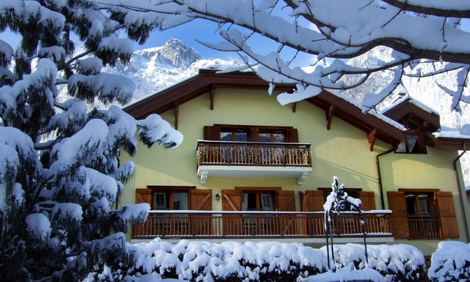 Chamonix City Centre Apartment | The Savoy Klein Luxurious 110 sqm apartment in the heart of Chamonix. 6 pers. Quiet