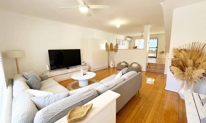 Scarborough House | The Scarborough Beach House - 500m from the Beach