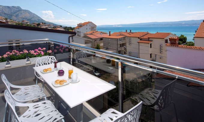 Duce Apartment | The Seasons Residence