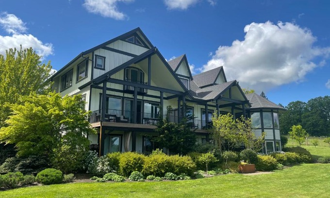 Newberg Bed & Breakfast | The Setting Inn Willamette Valley