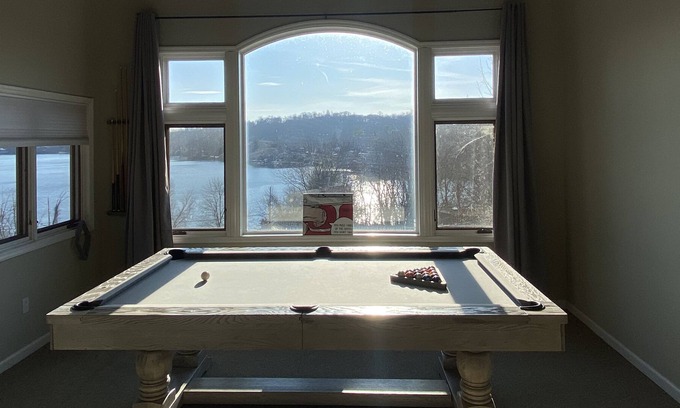 Putnam Lake House | The Shades of Grey Lakehouse