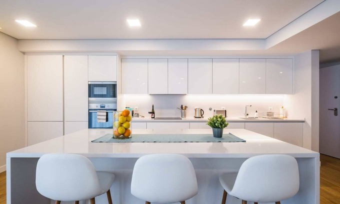Parede Apartment | The Shoreline 5 by Portugal Portfolio