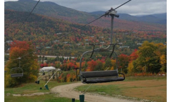 Bretton Woods House | The ski slope is your backyard! Luxurious townhouse at Bretton Woods (sleeps 12)