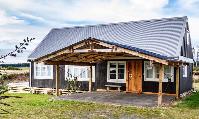 National Park Village House | The Snow House - National Park Holiday Home