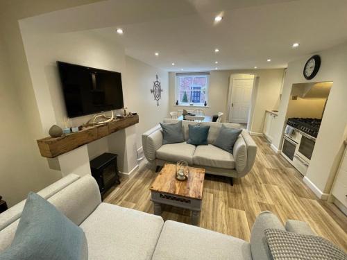 Malvern House | The Snug