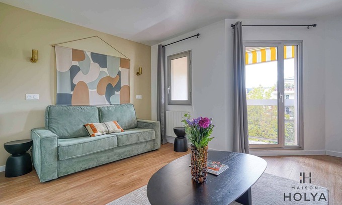 Rueil-Malmaison Apartment | The Solar - On the edge of Paris