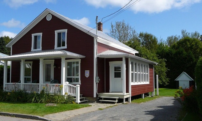 Baie-St-Paul House | The spacious Maison Clarence