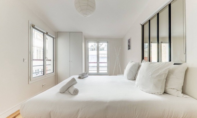 Quartier des Invalides Apartment | The Sparkle - Luminous - Eiffel Tower view - BM