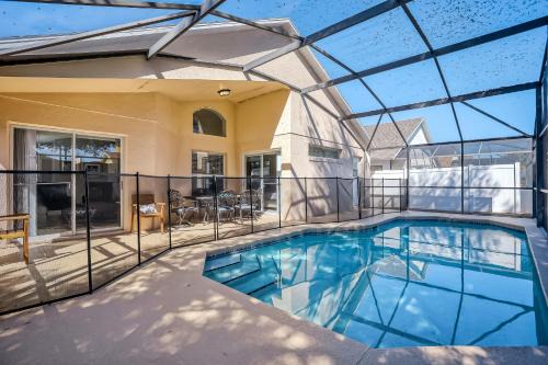 Lake Berkley House | The Sparkling Sapphire