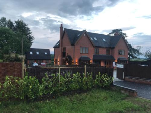 Maidwell House | The spinney home stay