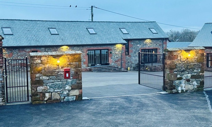 Newbridge Cottage | THE STEADING, pet friendly, luxury holiday cottage in Dumfries