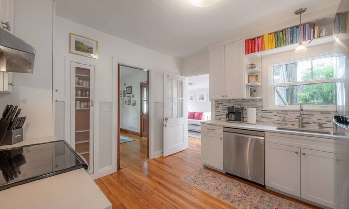 Old Seminole Heights House | The Stella Maris - Bocce Ball|Courtyard|Bungalow