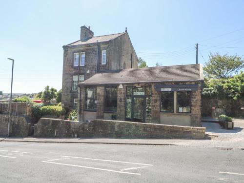 Oakworth House | The Stone Masons House