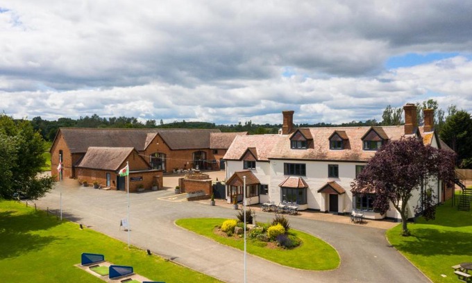 Frampton on Severn Hotel | The Stratford Park Hotel & Golf Club