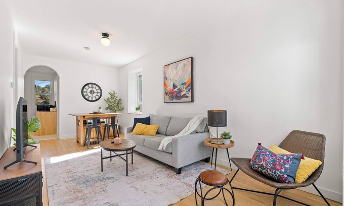 Sunnyside House | The Sunny 2 Suites 10 Pax Pet Friendly Stay!