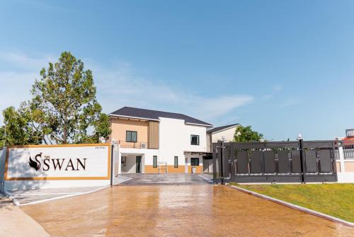 Khlong Hae Villa | The Swan Pool Villa Hatyai เดอะสวอน พูลวิลล่าหาดใหญ่