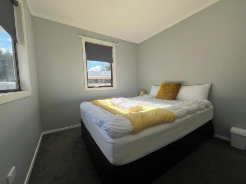 Hamilton Bed & Breakfast | The Sweet Pea- Room 3