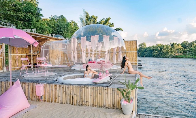 Tha Sao Resort | The Three Bubble Houses