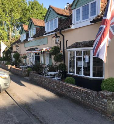 Stockbridge Hotel | The Three Cups Inn