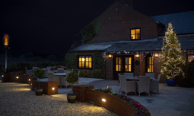 New Forest District Hotel | The Three Lions