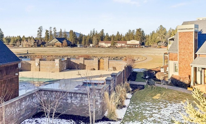 Sisters House | The Three Sisters 2 bdrm/2 bath home located in Pine Meadow Village next to the