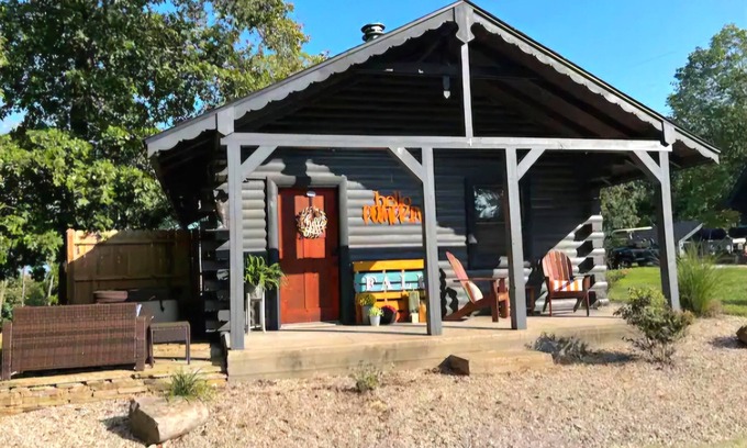 Lampe House | The Tiny Log Cabin