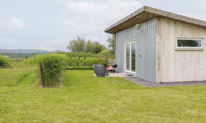 St Wenn Cottage | THE TINYSTORE, romantic, character holiday cottage in Lanivet