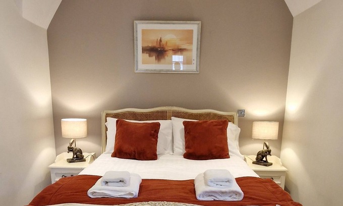 Stamford Cottage | The Toll House at Riverside Stamford