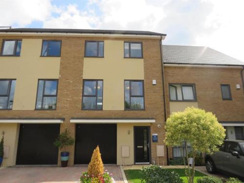 Peterborough House | The Townhouse @Thorpe Road
