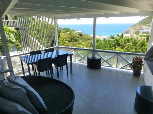 Point Blanche Apartment | The Tree House I