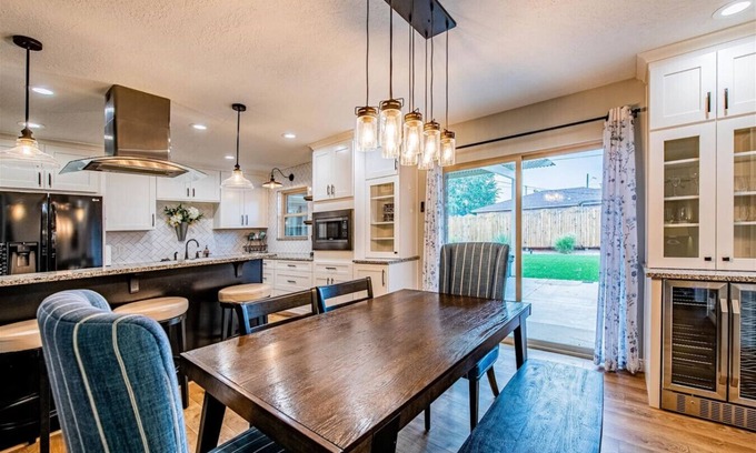 Northeast Heights House | The Tree House on Los Arboles