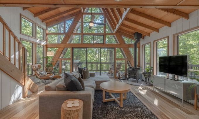 Wright City Ski Chalet | The Turrach Treehouse by Innsbrook Vacations!