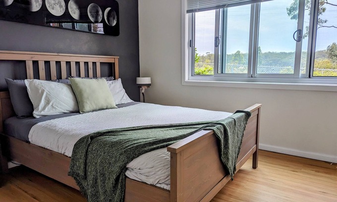 Lapstone House | The Ultimate Mountain View - Lunar Escape